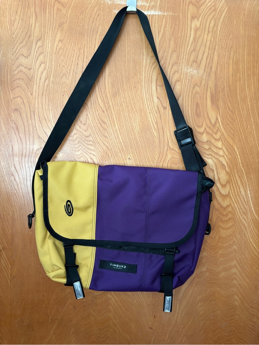 Vintage 90’s Timbuk2 Two-Tone Purple and Yellow Messenger Bag lakers colors